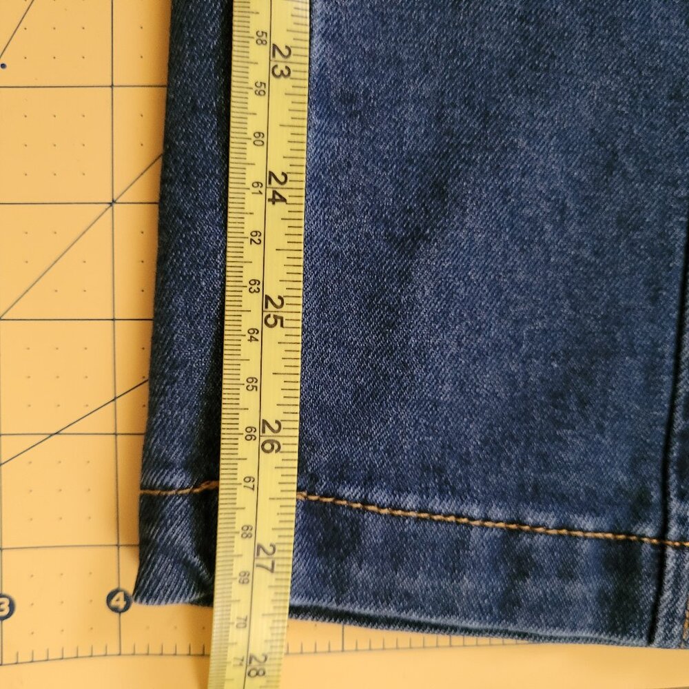 Time and Tru  Blue Jeans Elastic Waist with Belt Misses Size 8 - Picture 8 of 9